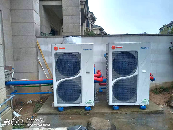 网友提问：中央空调安装学水机安装比氟机更挣钱是么？